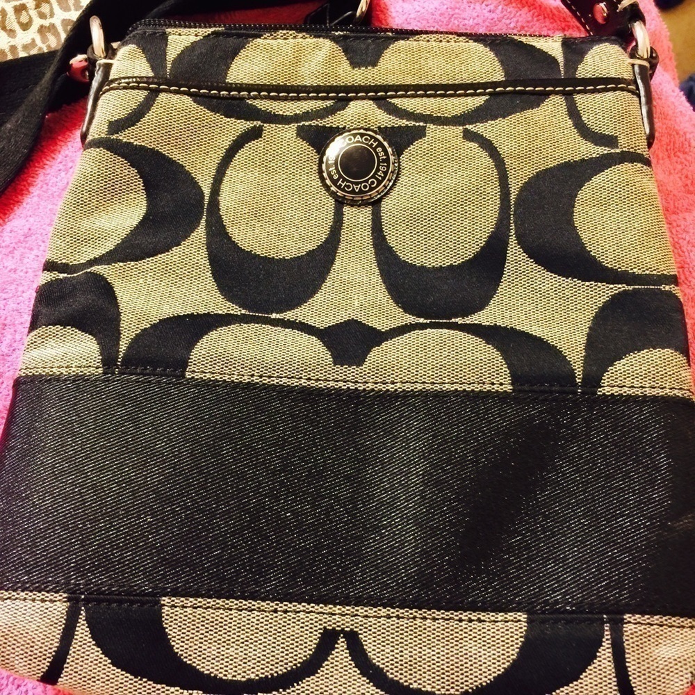 C Coach Beige & Black Crossbody Purse Bag